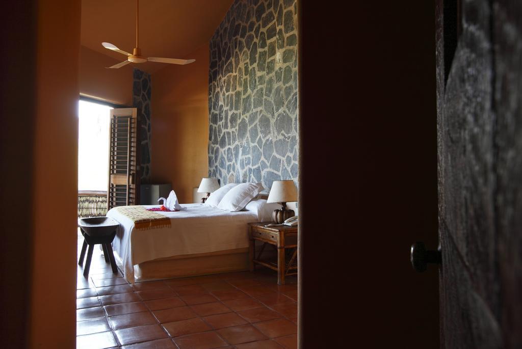 Hotel Casa Don Francisco Ixtapa  Exterior foto